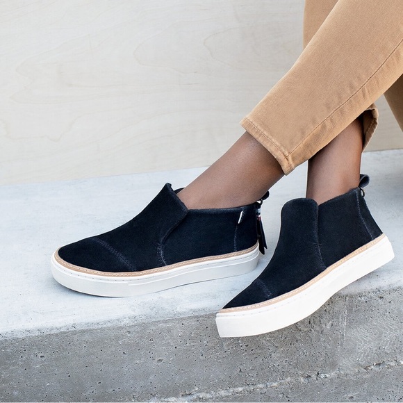 Tom’s NWOB Paxton Slip On Faux Fur Zippered Back size 7 Charcoal Gray Suede - Picture 3 of 12